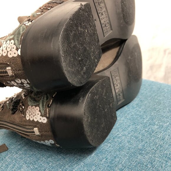 Kenneth Cole  REACTION Taupe Suede Loop Here We Go Embellished Ankle Booties 7 - Picture 8 of 16